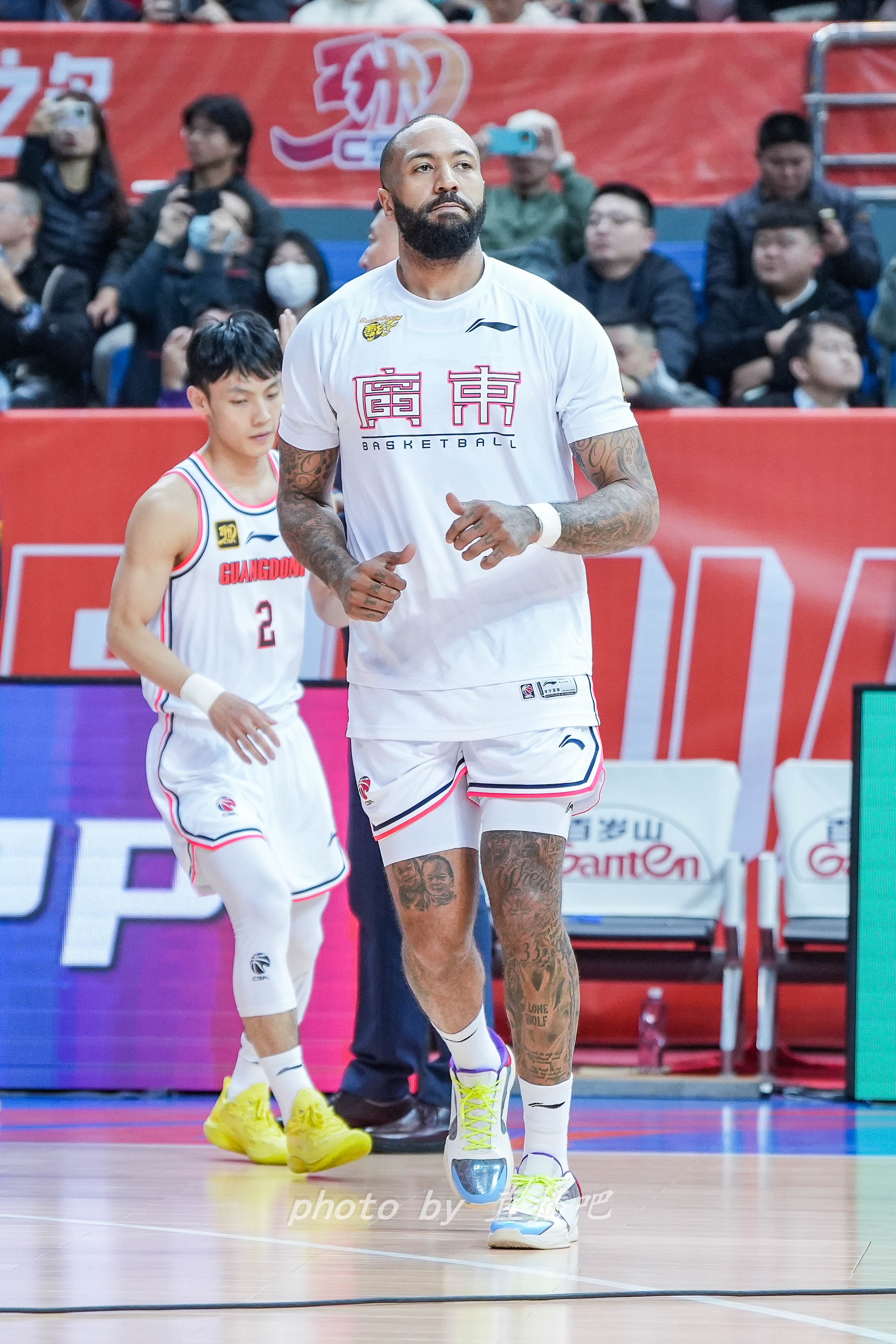  打得不錯(cuò)！36歲吉倫沃特原本的第三外援卻成廣東男籃的真大腿
