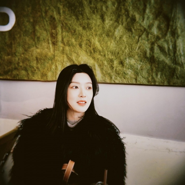  很好看！付豪女友更新社媒曬美照：最近很愛(ài)