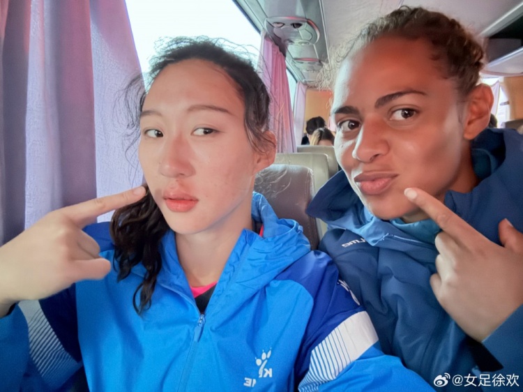  神勇！女足國(guó)門徐歡曬照，比賽中被球砸臉仍力保球門不失