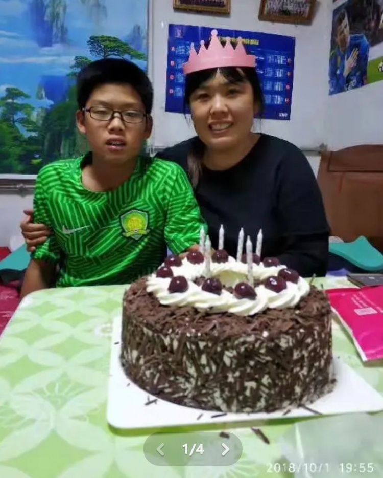  郭嘉璇母親曬照悼念兒子：璇兒生日快樂(lè)，希望天堂幸福