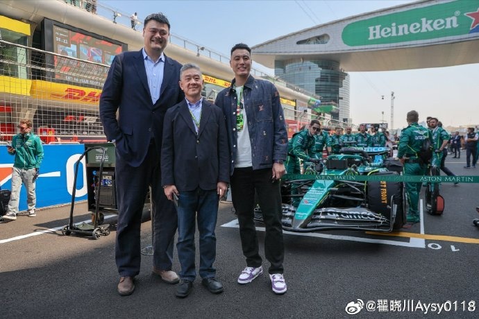  聯(lián)動F1！翟曉川曬與姚明、阿隆索、范志毅、周冠宇等的合照