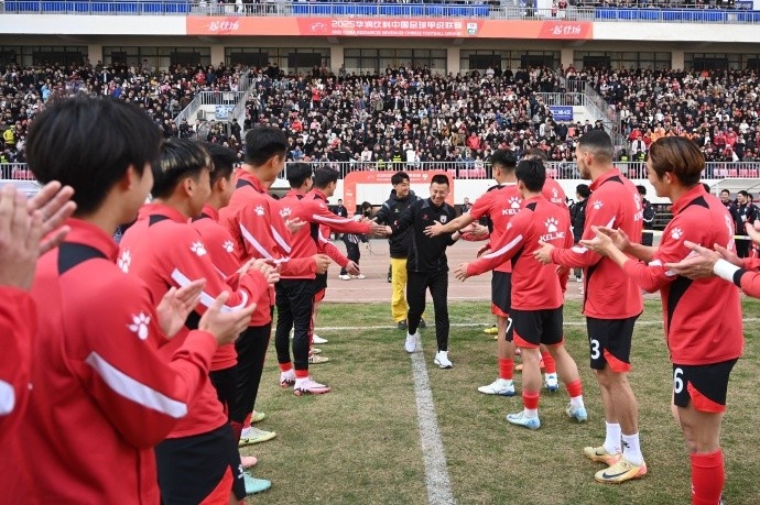  今日賽前，俱樂部為前球員馬曉磊及文爍舉行了退役儀式