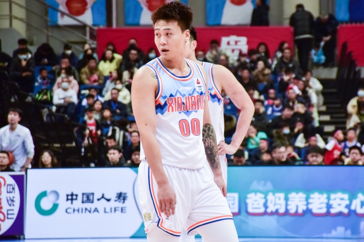  開場就手感熱！趙睿首節(jié)僅8分鐘 5中4&三分2中2拿到11分