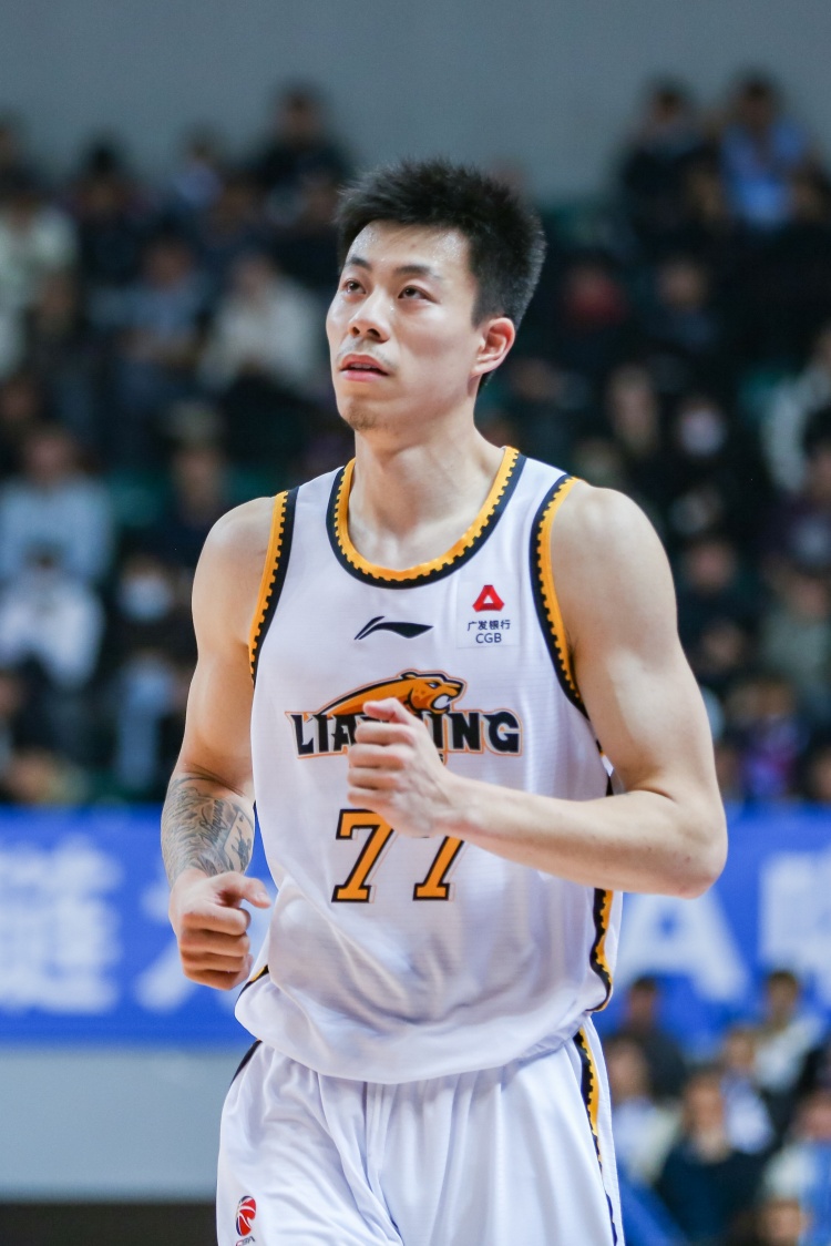  媒體人：張鎮(zhèn)麟、韓德君將因傷缺席今晚對(duì)陣北控的比賽