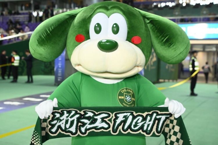  記者：為精簡(jiǎn)人數(shù)和優(yōu)化年齡結(jié)構(gòu)，浙江隊(duì)今年可能不會(huì)報(bào)滿35人