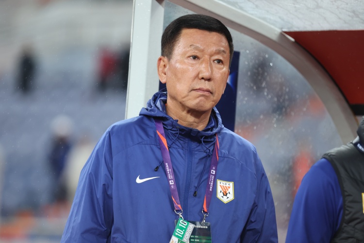  崔康熙：間歇期被抽調(diào)了很多球員訓(xùn)練受影響，國(guó)腳每人狀態(tài)不同