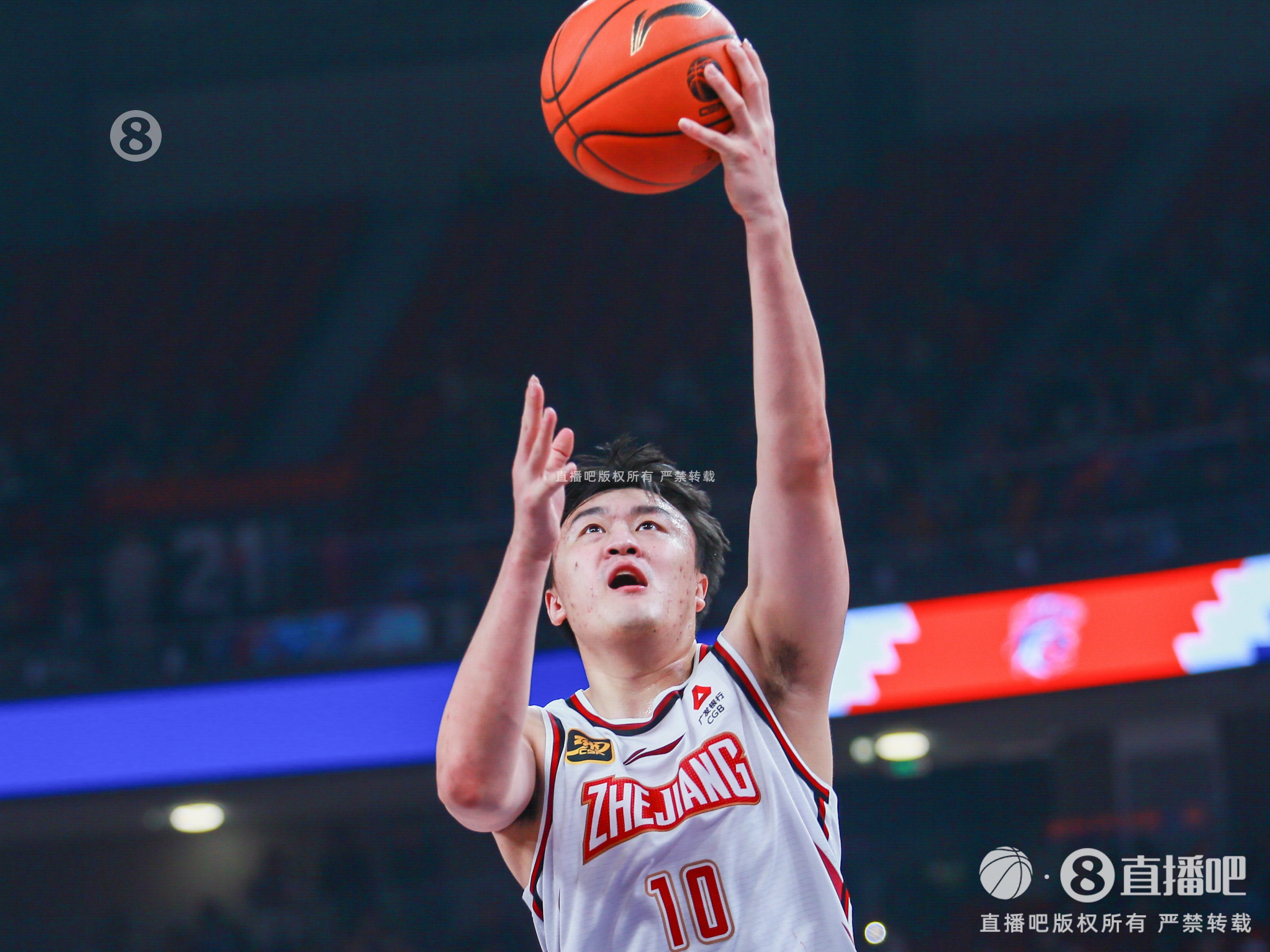  獲勝功臣！劉澤一11中9高效砍下19分13板2斷 拼下3前場(chǎng)籃板