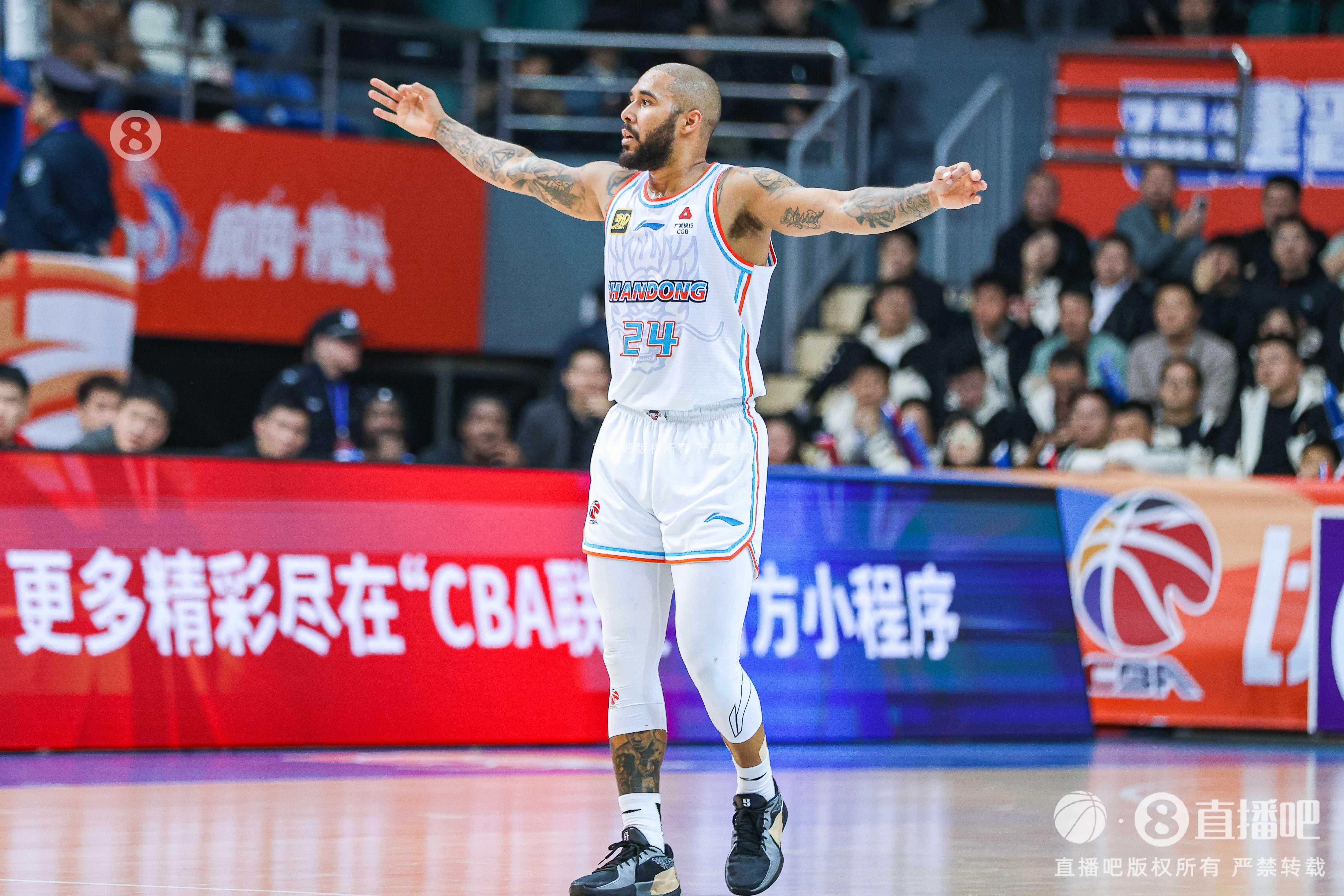  奈何隊(duì)友短路！摩爾19中12空砍31分 末節(jié)狂砍22分