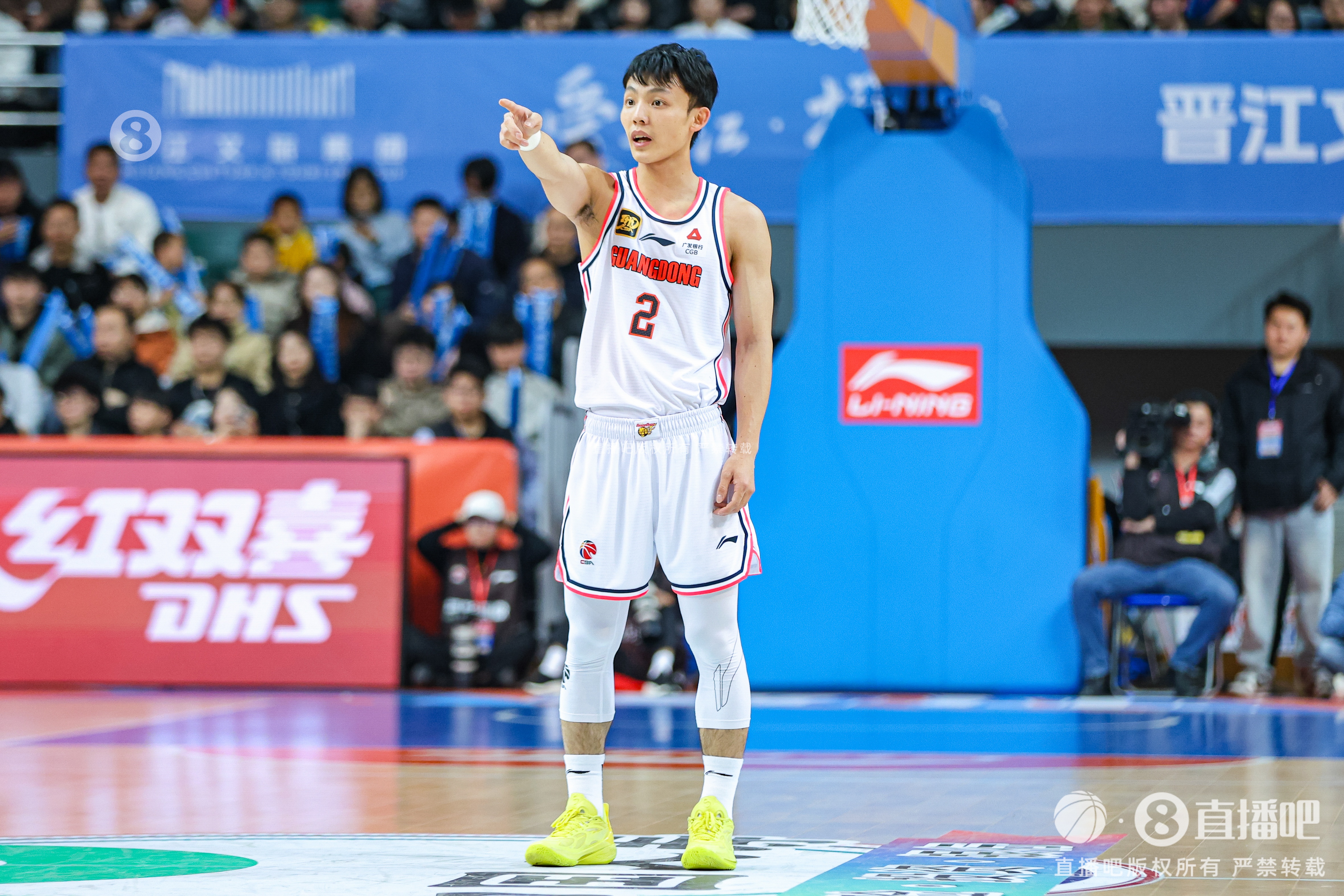  手熱！徐杰打滿首節(jié)5中4拿到10分2助 正負(fù)值+17