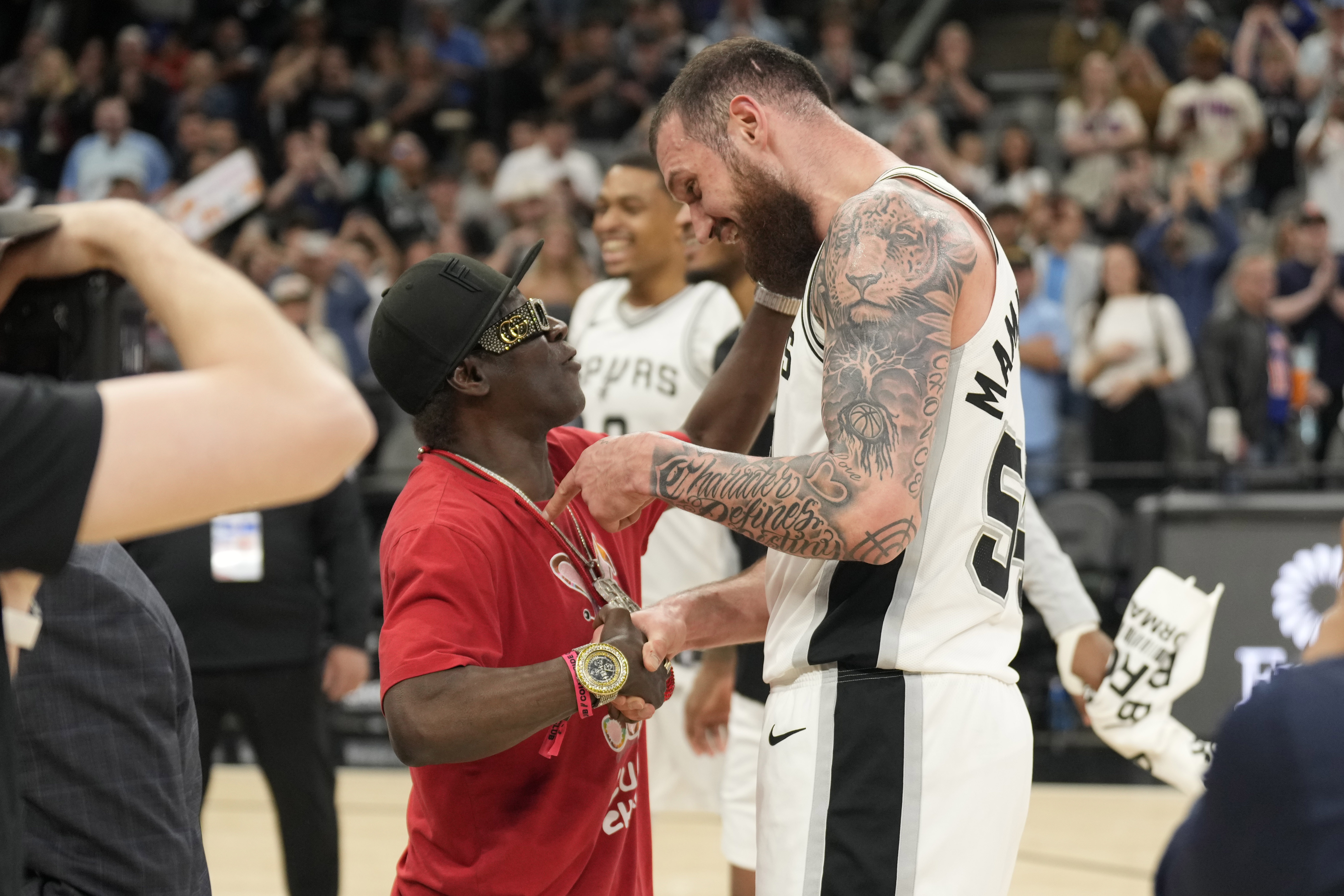  馬穆上場19分鐘就砍下34分！哈特：他能進入NBA是有原因的
